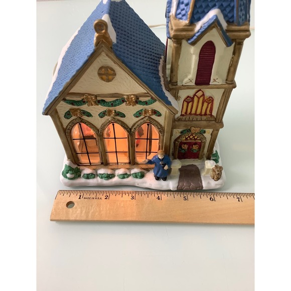 Vintage Trim a Home St Paul Church w light EUC - Picture 10 of 12